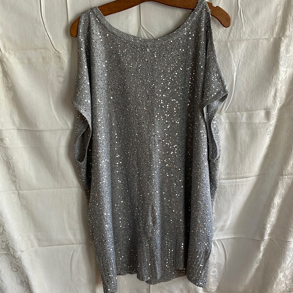 DKNYC Grey sequence short sleeve sweater